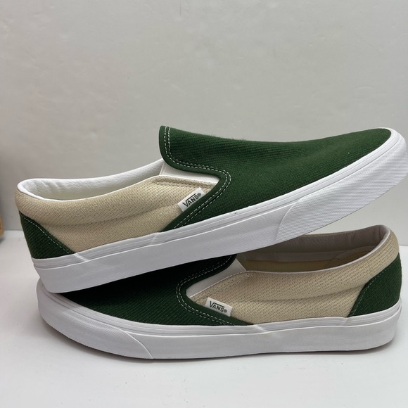 Vans Men’s Classic Slip-On
Twill Turtledove/Green
VN0A5JLXCOB Sneakers - Picture 14 of 16